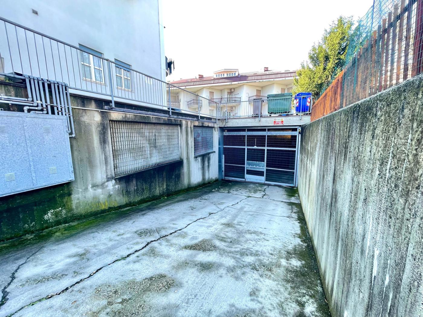 Box/Garage 21mq in vendita a Alba