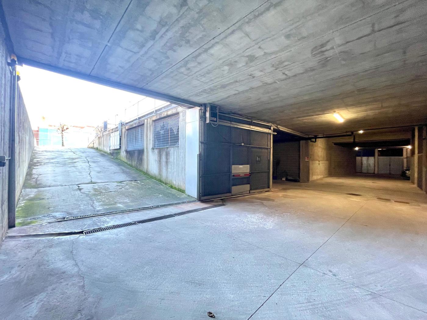 Box/Garage 21mq in vendita a Alba