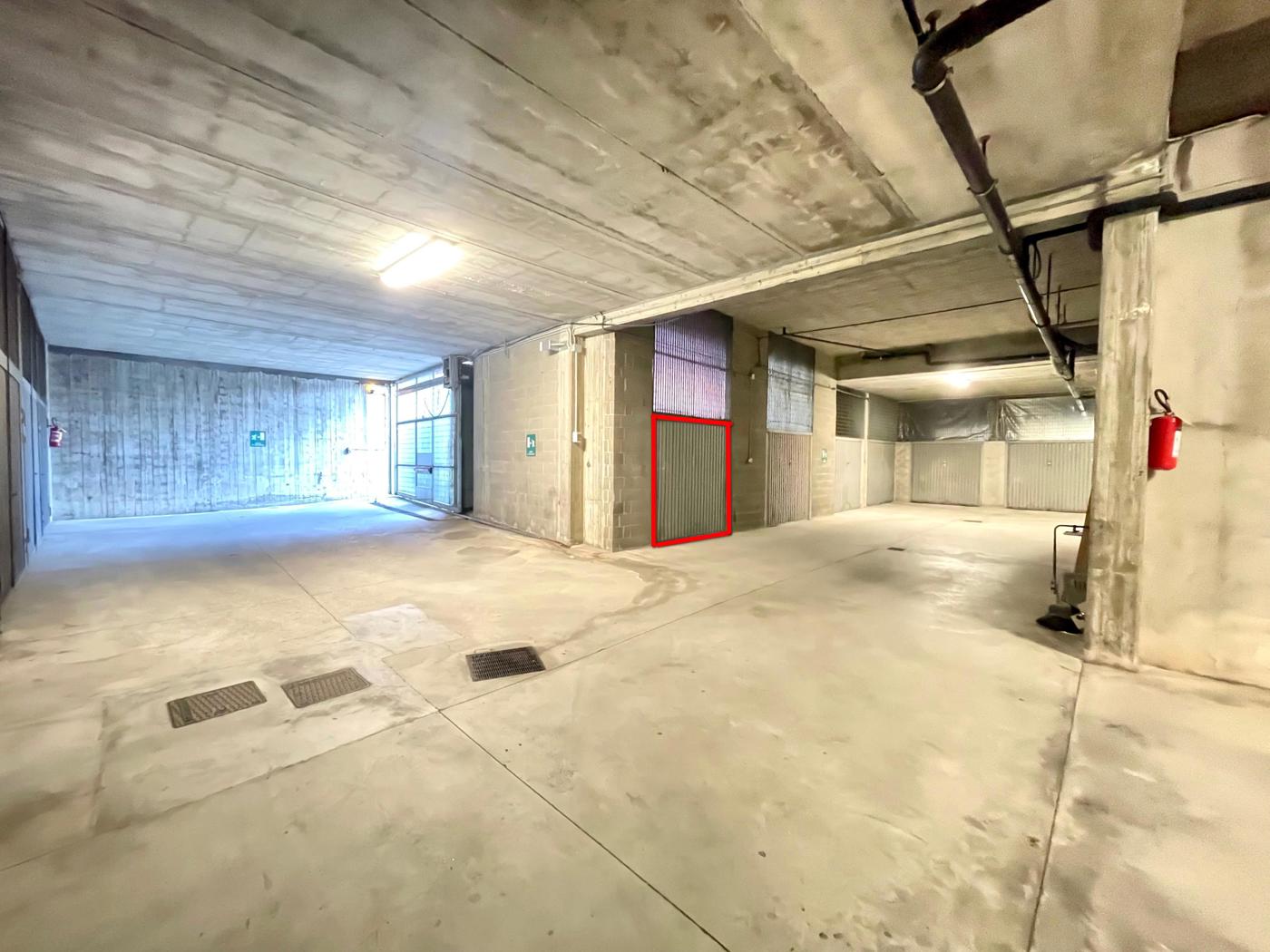 Box/Garage 21mq in vendita a Alba