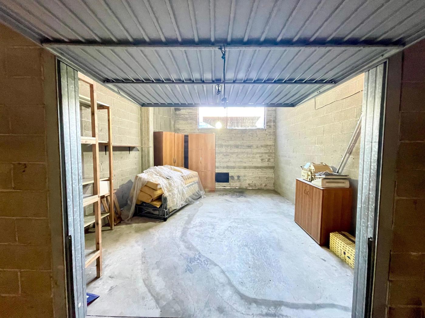 Box/Garage 21mq in vendita a Alba