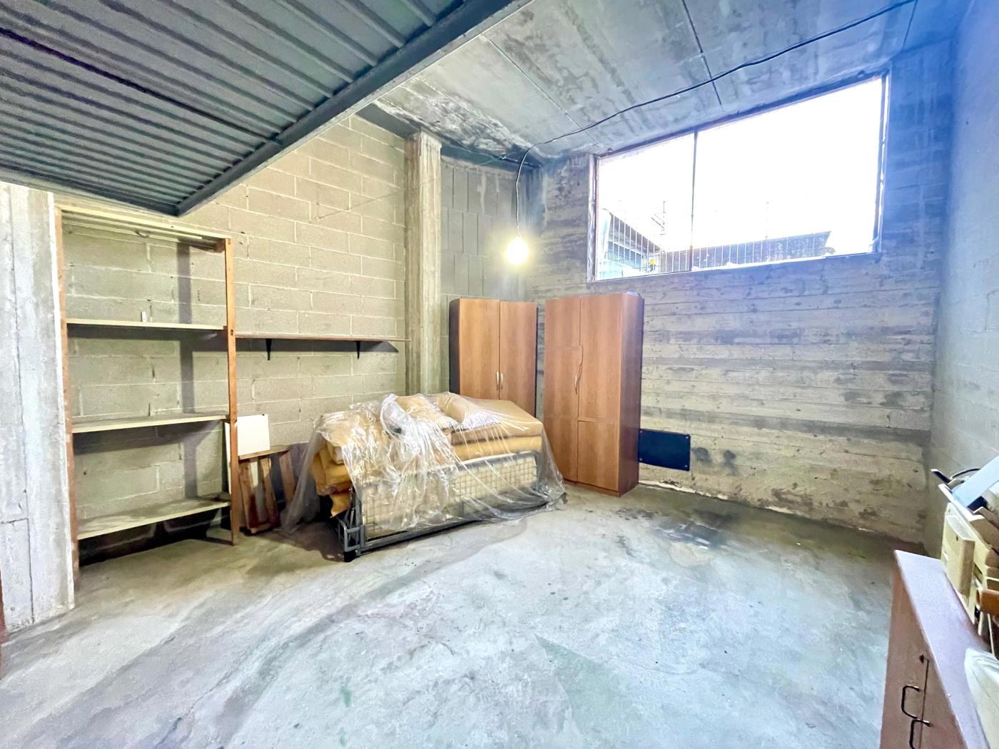 Box/Garage 21mq in vendita a Alba