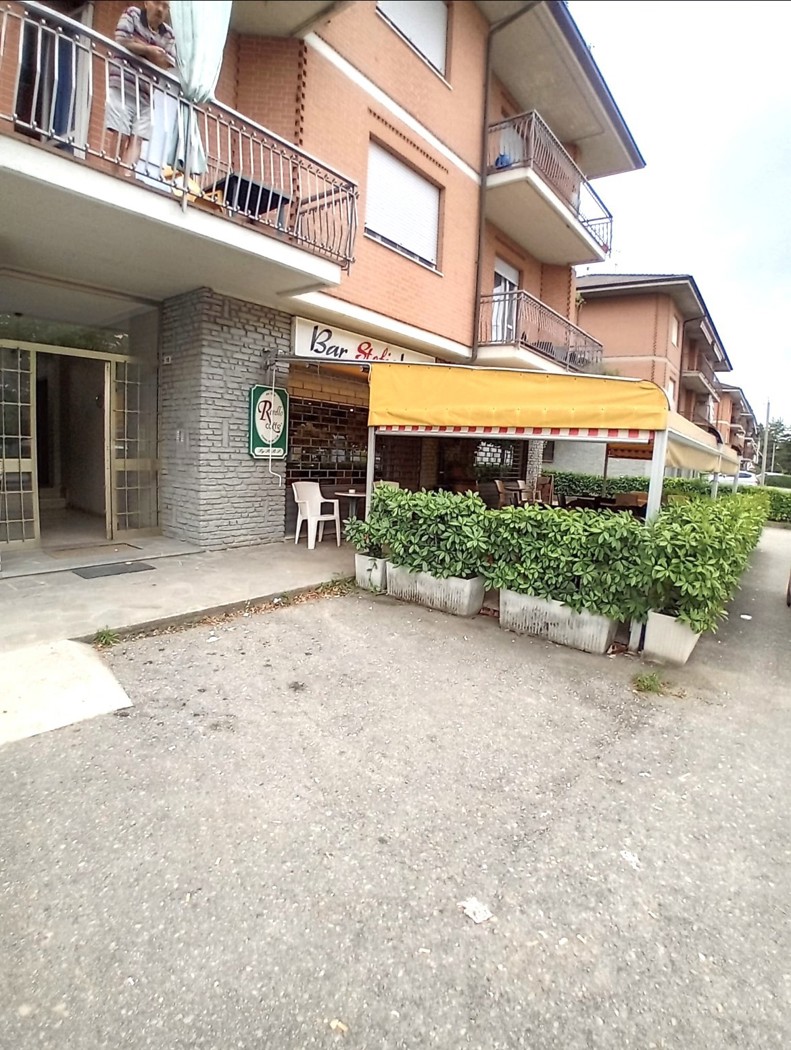 Attivit� commerciale Bar e tabacchi in vendita a Grinzane Cavour