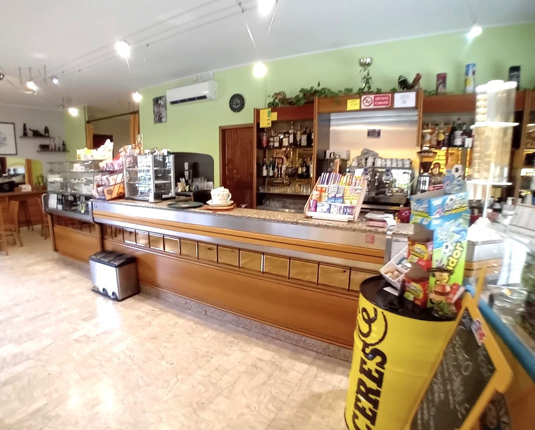 Attivit� commerciale Bar e tabacchi in vendita a Grinzane Cavour
