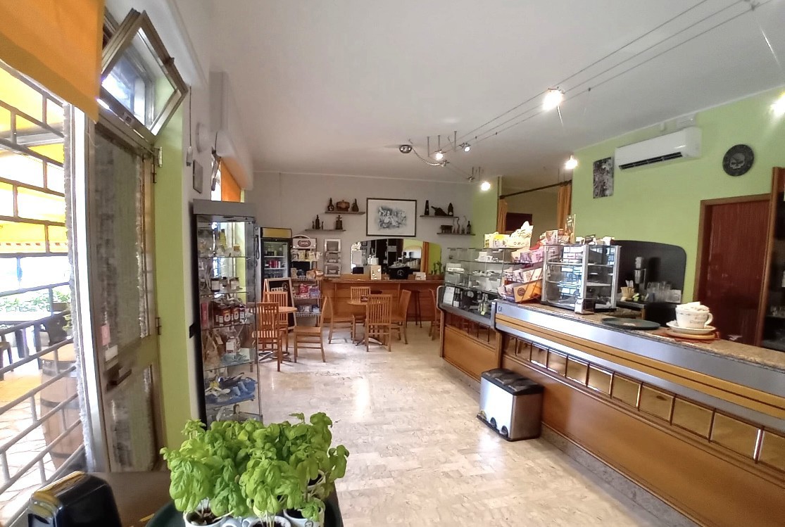 Attivit� commerciale Bar e tabacchi in vendita a Grinzane Cavour