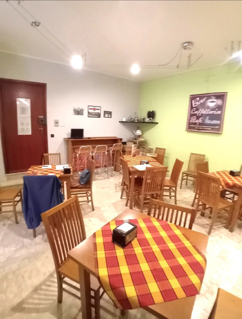 Attivit� commerciale Bar e tabacchi in vendita a Grinzane Cavour