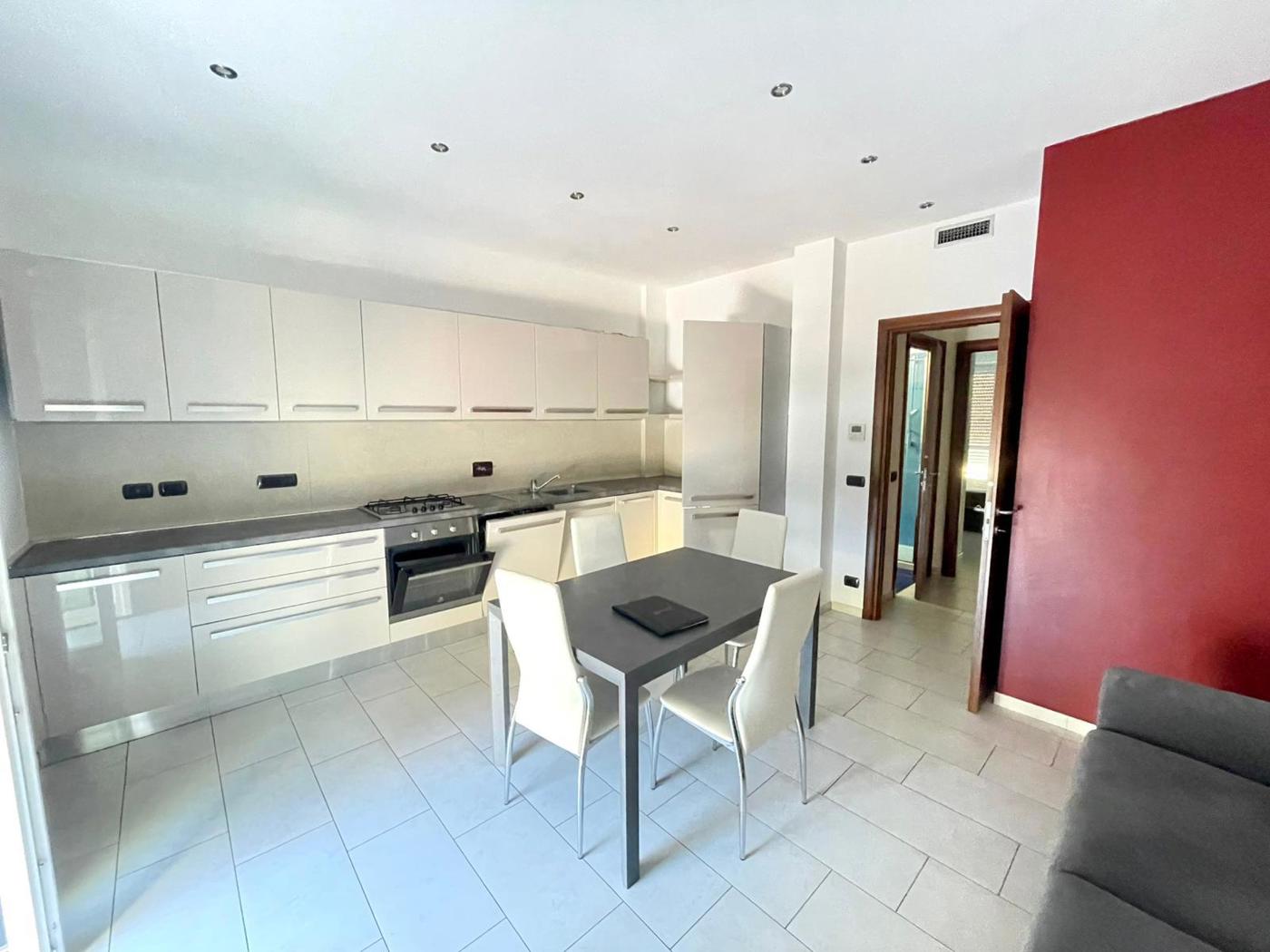 Trilocale arredato in affitto a Alba