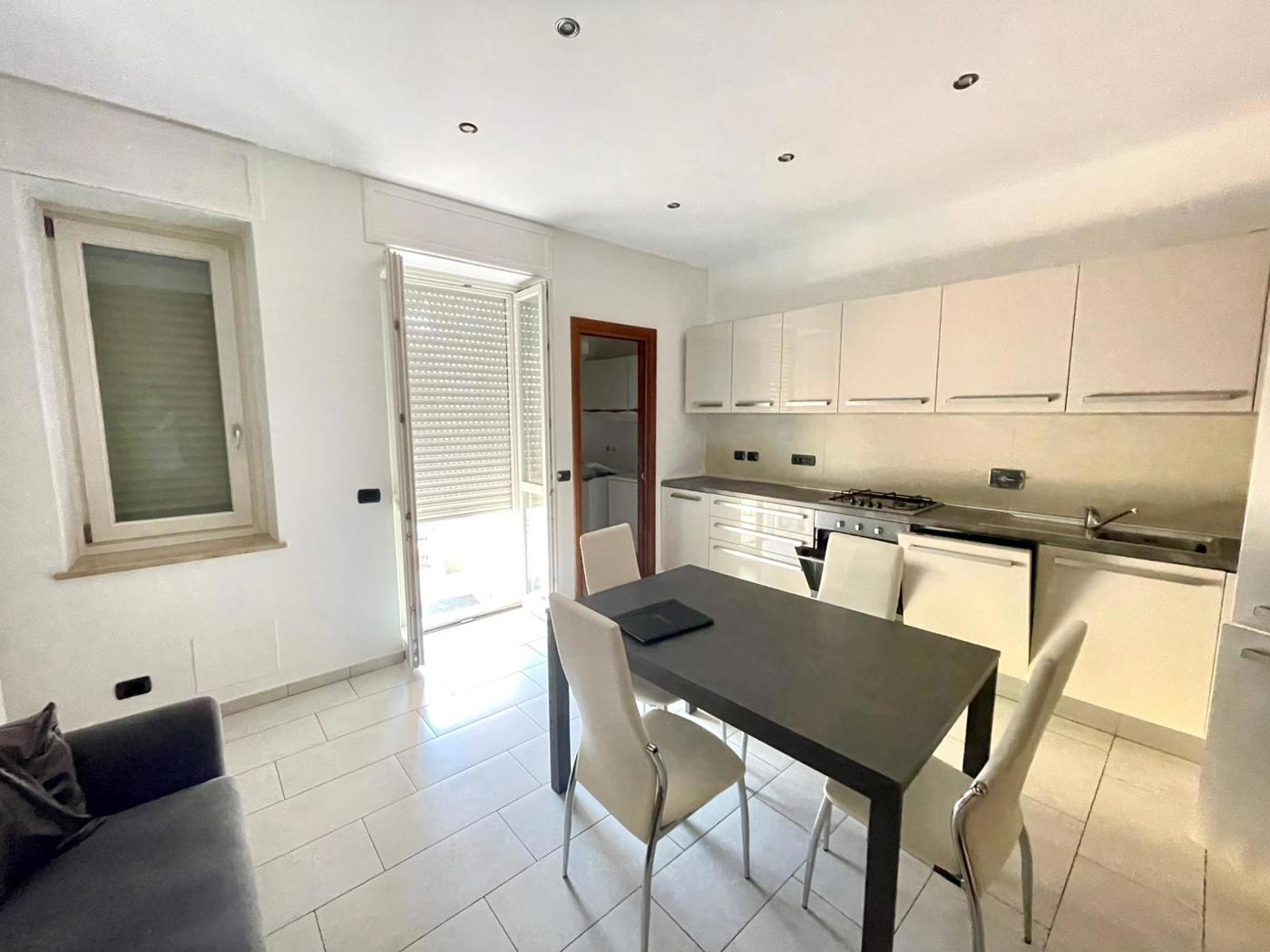 Trilocale arredato in affitto a Alba