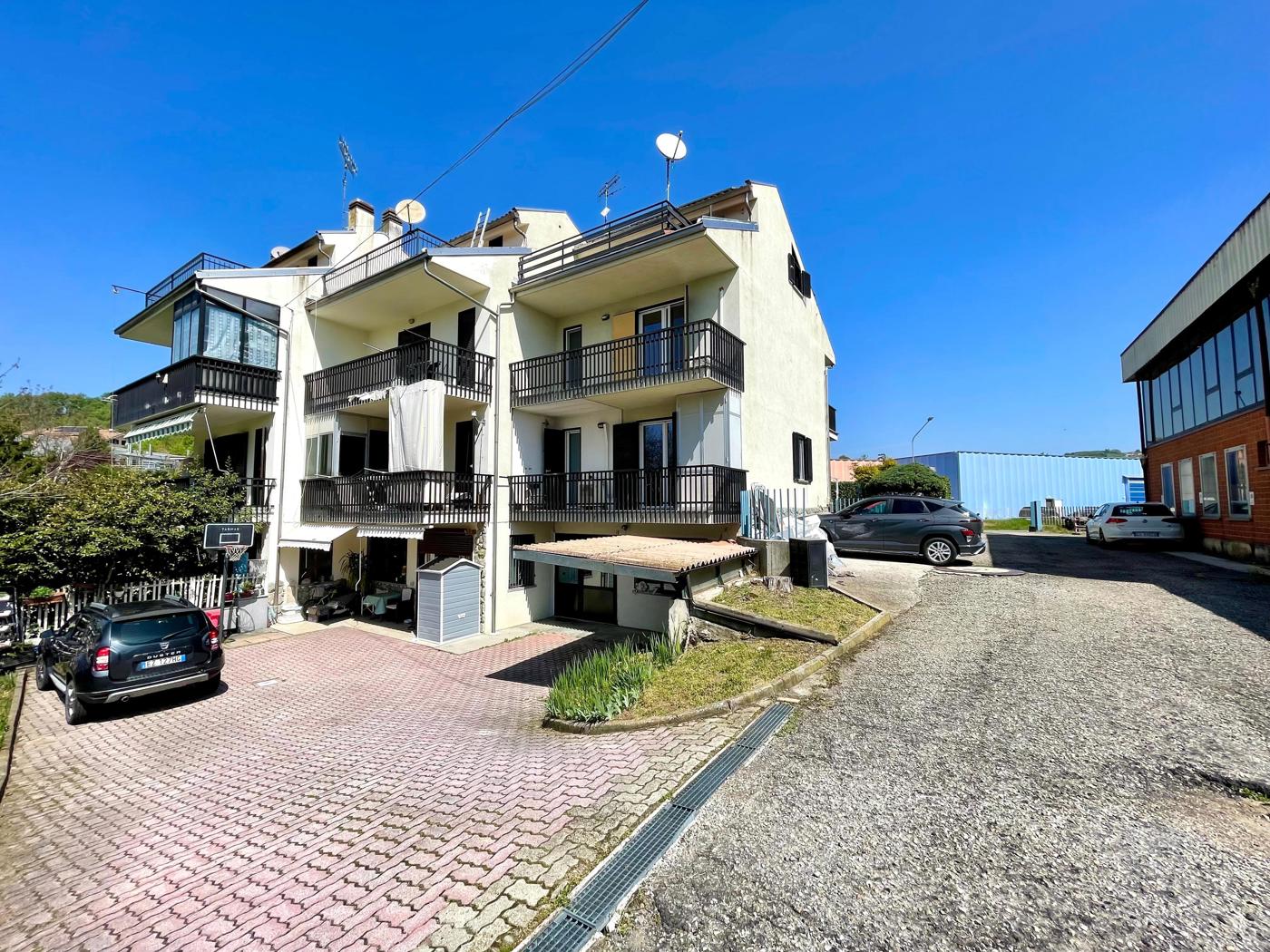 Villa in vendita a Piobesi d'Alba