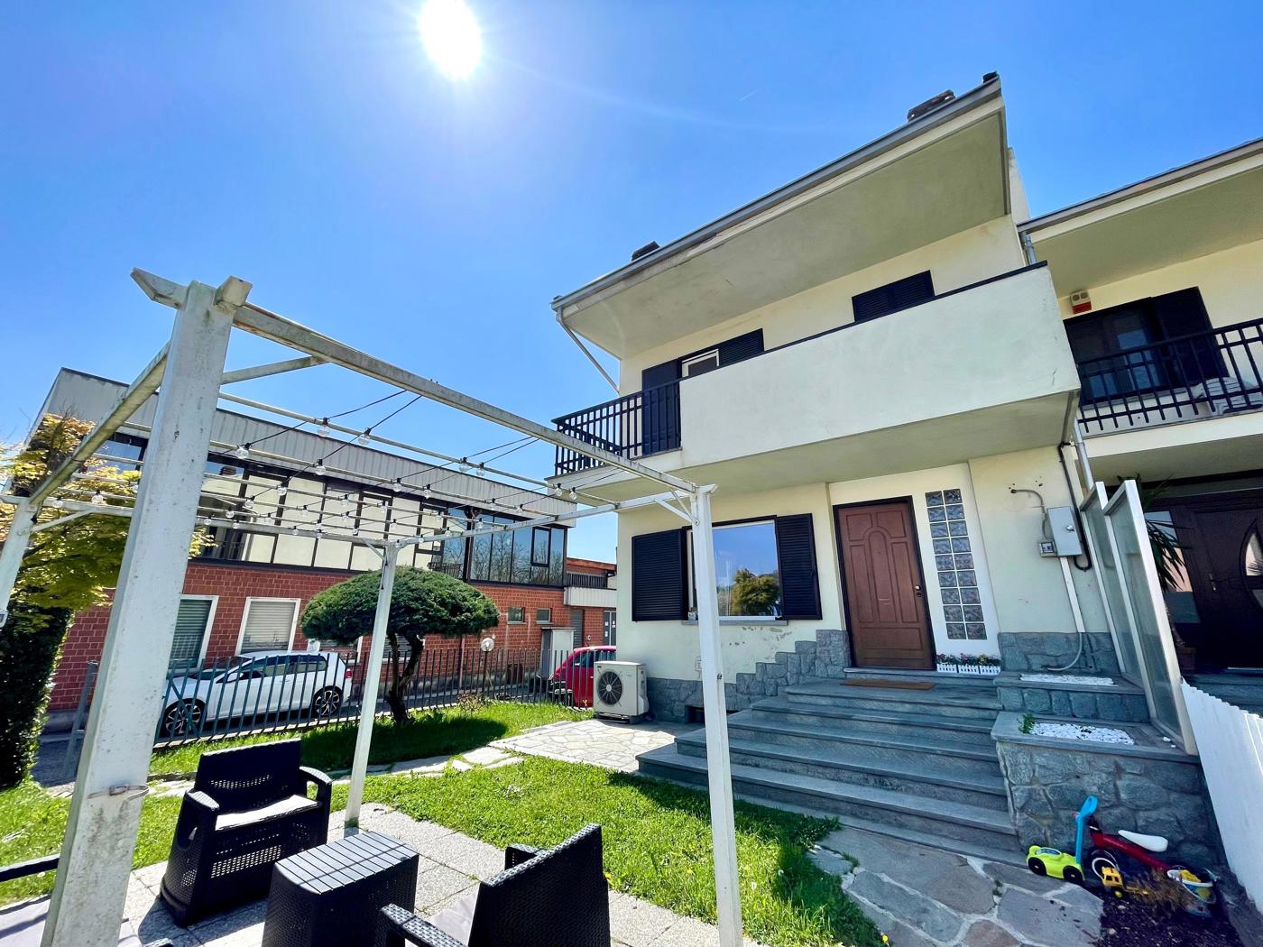 Villa in vendita a Piobesi d'Alba