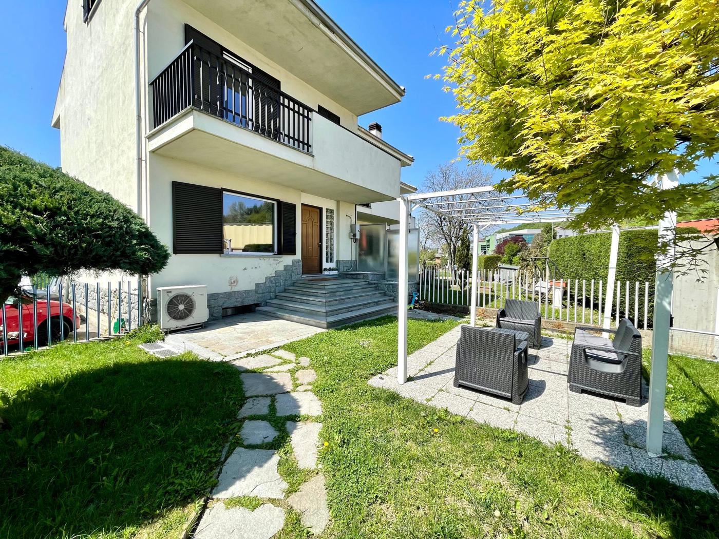 Villa in vendita a Piobesi d'Alba