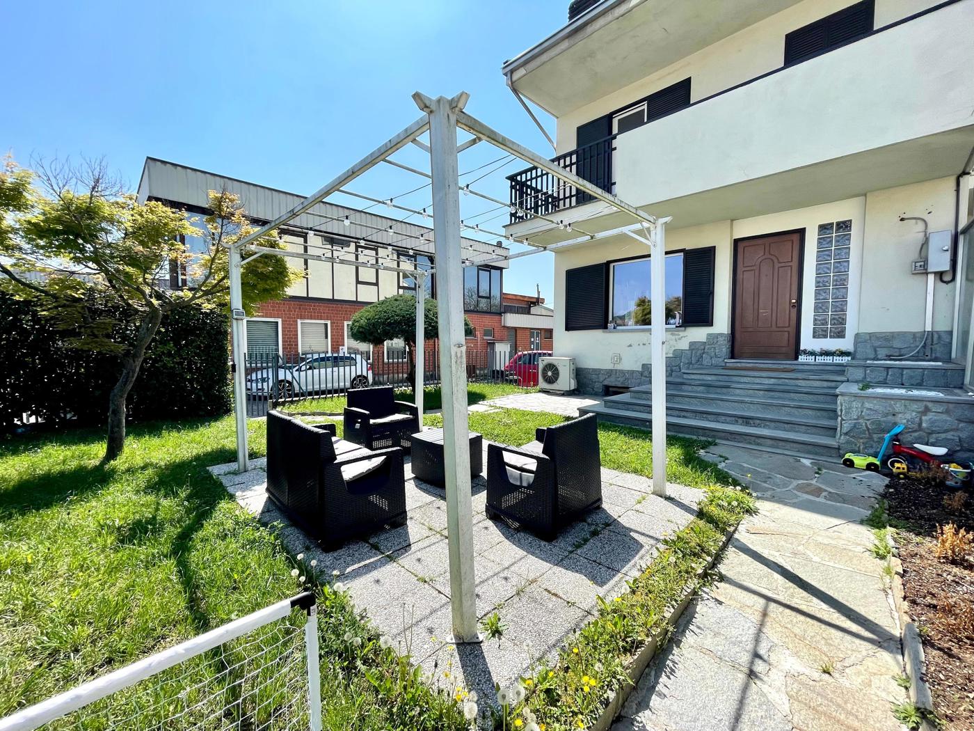 Villa in vendita a Piobesi d'Alba