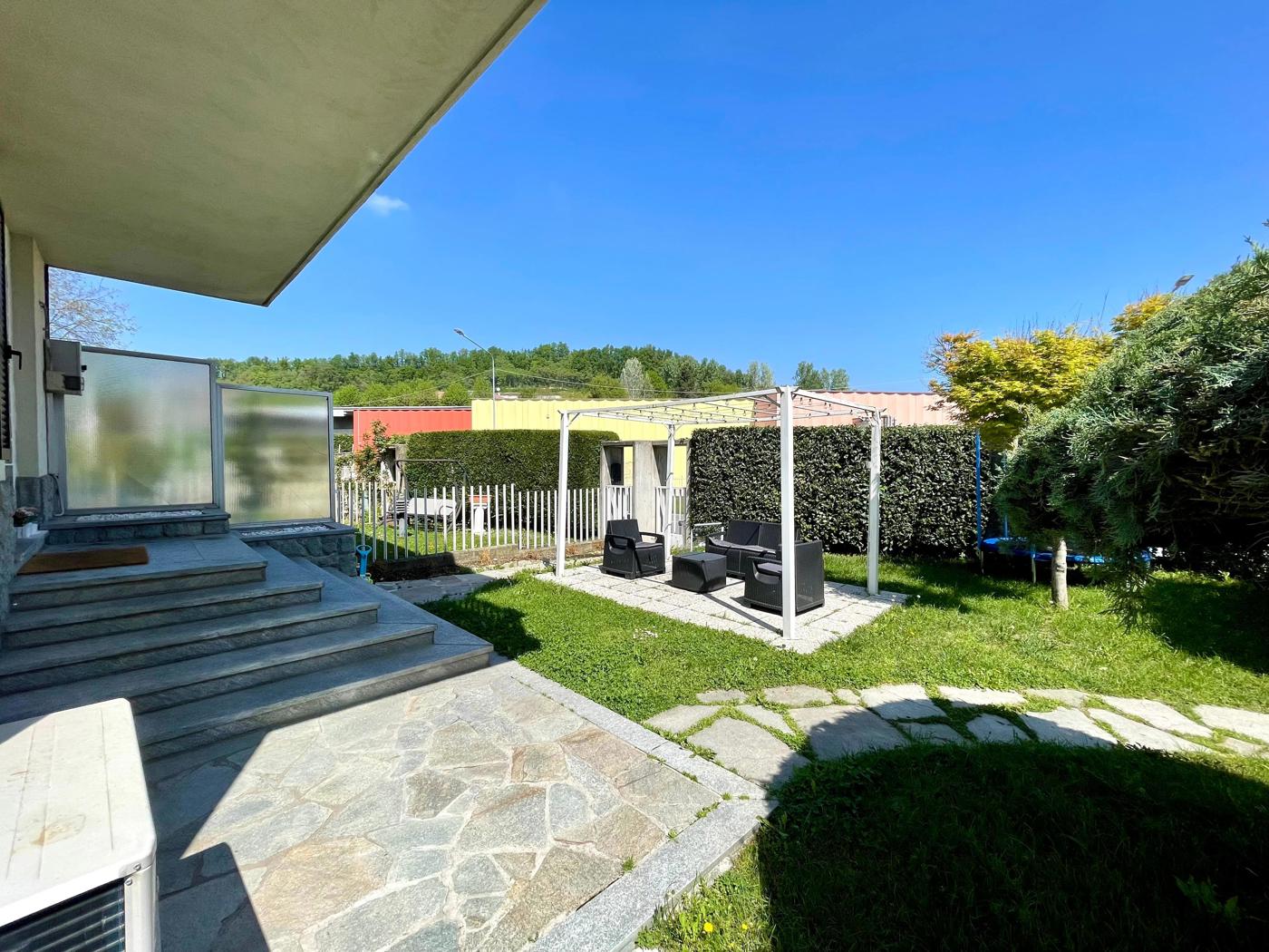 Villa in vendita a Piobesi d'Alba