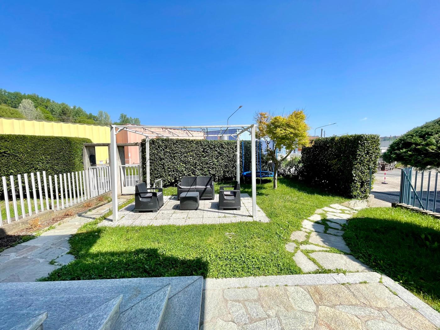 Villa in vendita a Piobesi d'Alba