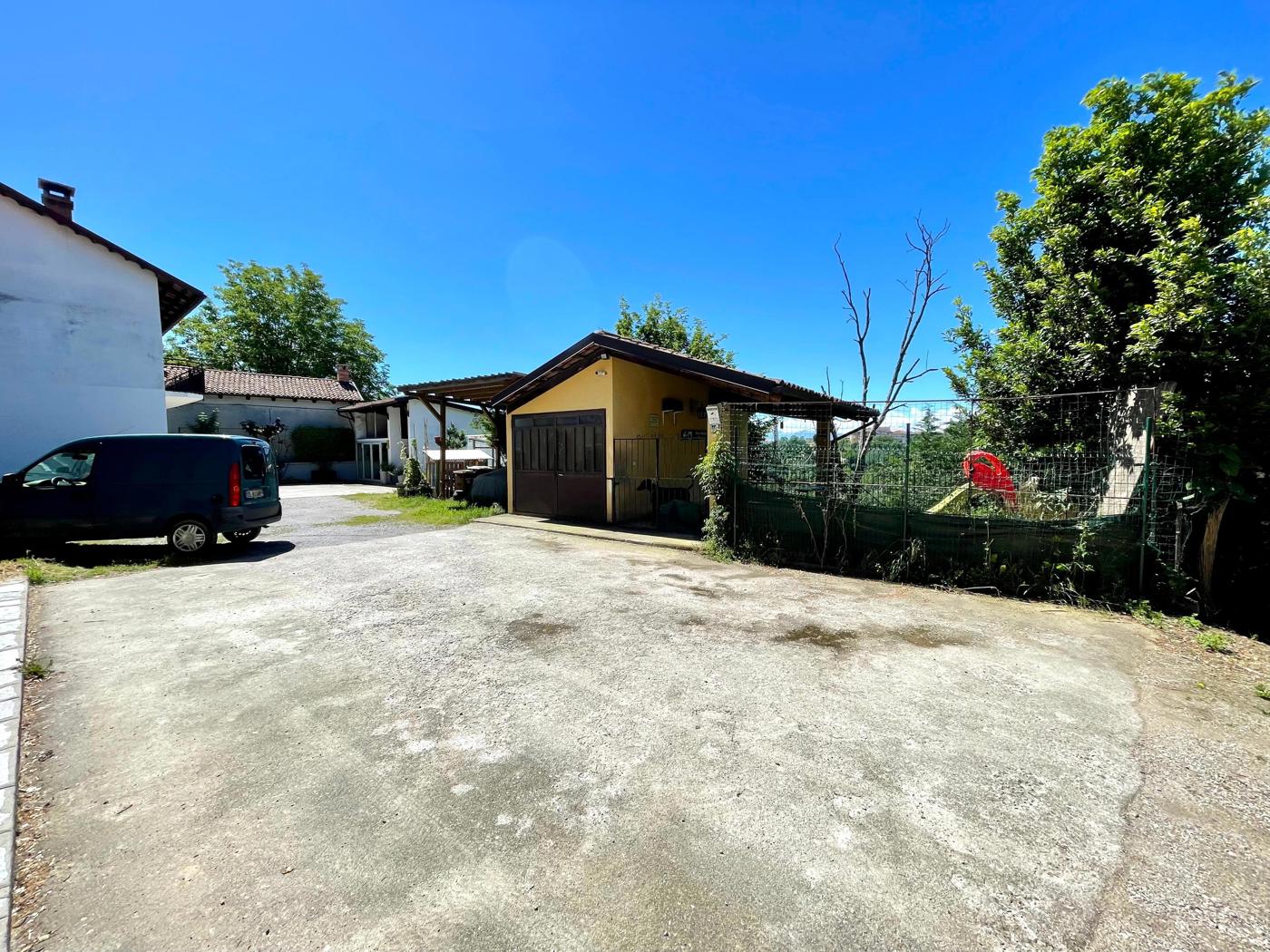 Casa indipendente con giardino a Pocapaglia