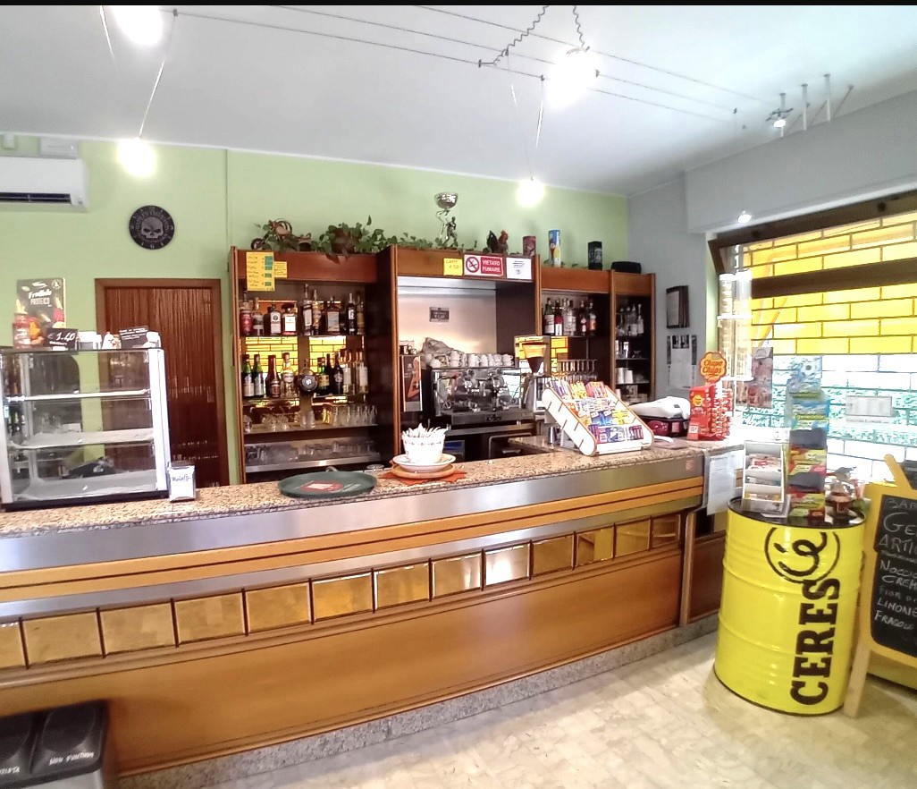 Attivit� commerciale Bar e tabacchi in vendita a Grinzane Cavour
