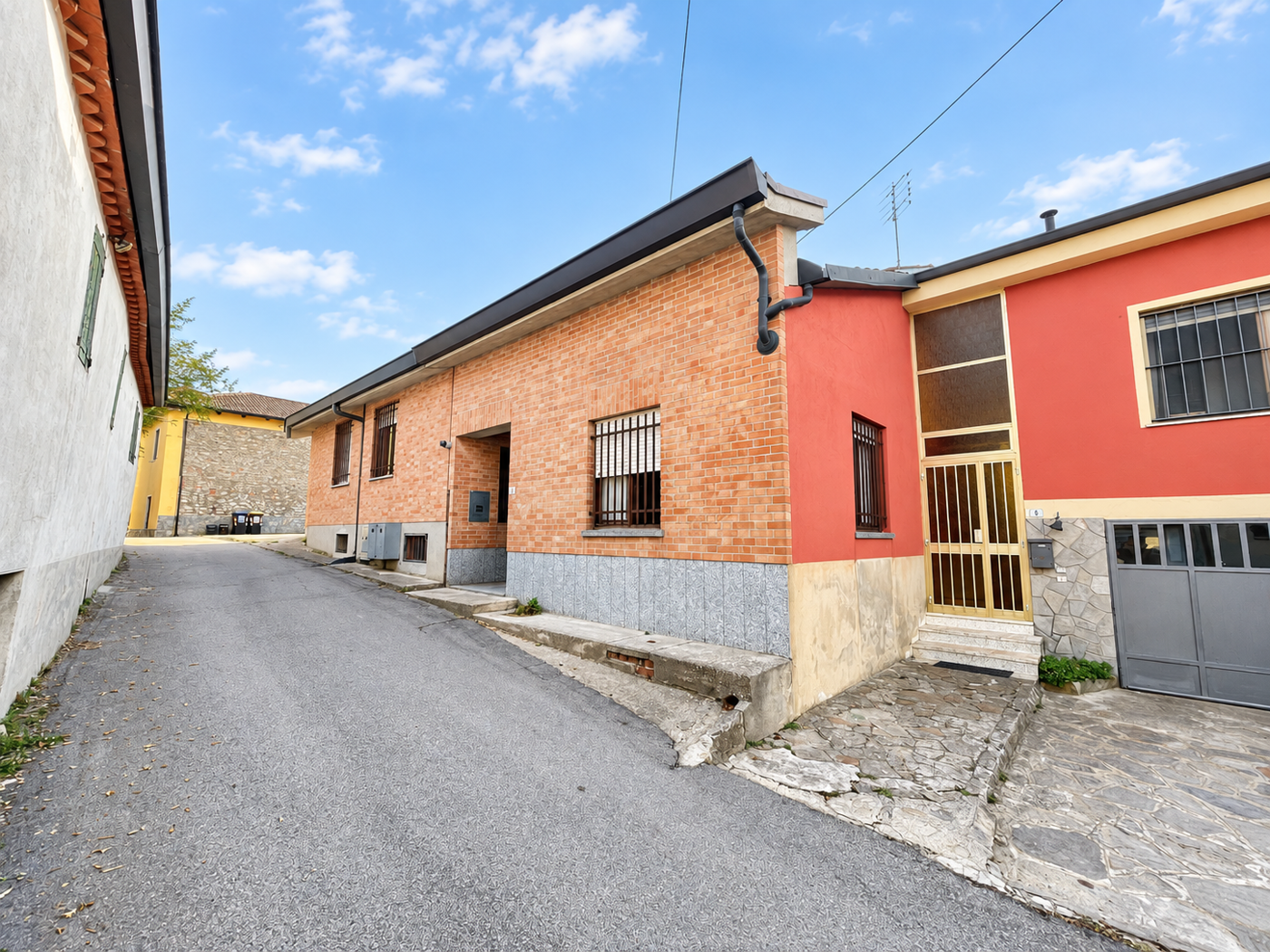Casa indipendente arredata in affitto a Lequio Berria