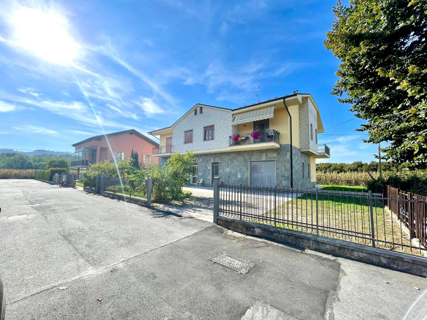 Casa indipendente con giardino a Alba
