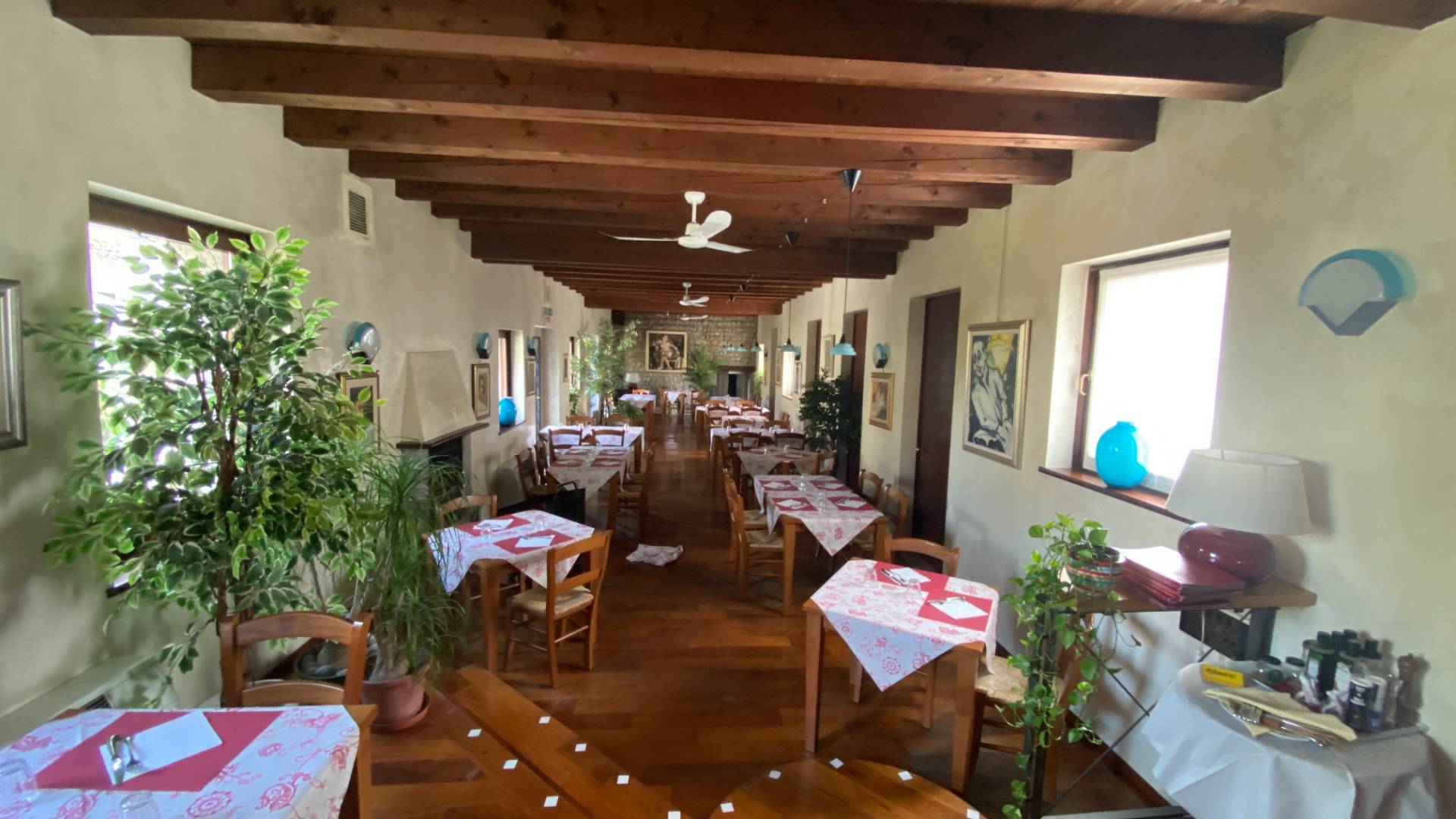 Locale commerciale in vendita a Fontanafredda