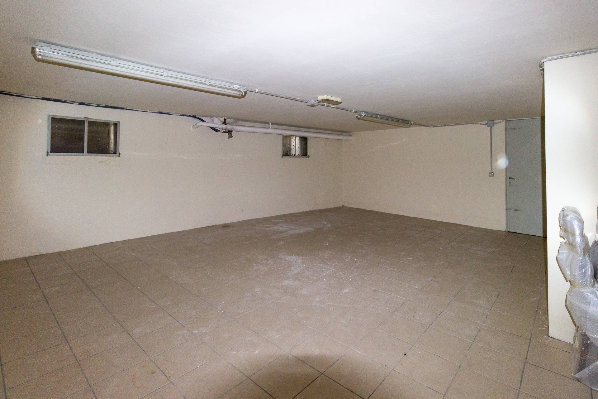 Locale commerciale in affitto a Pordenone, Centro