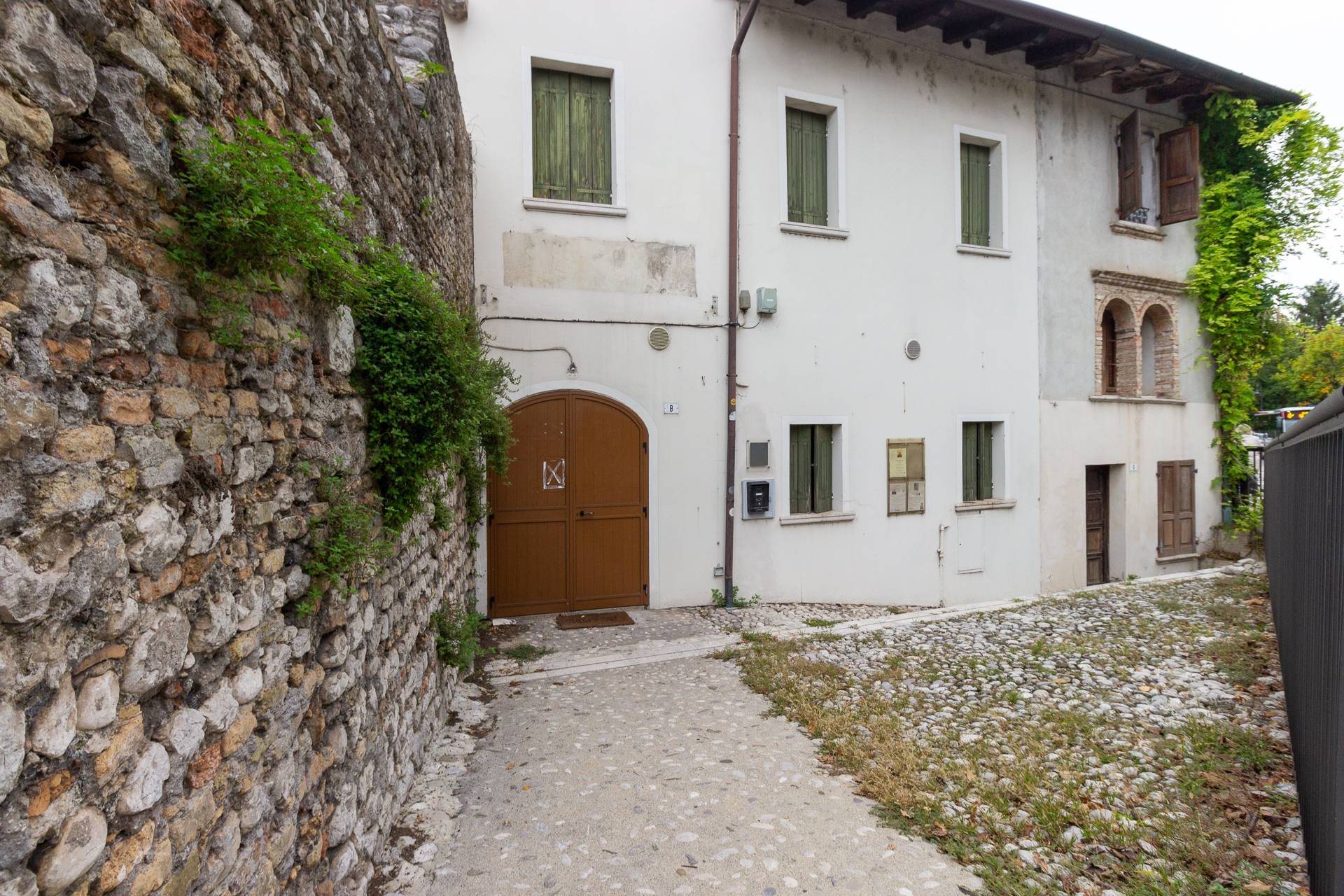 Locale commerciale in affitto a Porcia