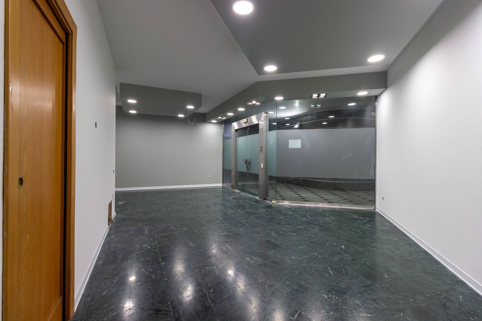 Locale commerciale in affitto a Pordenone, Centro