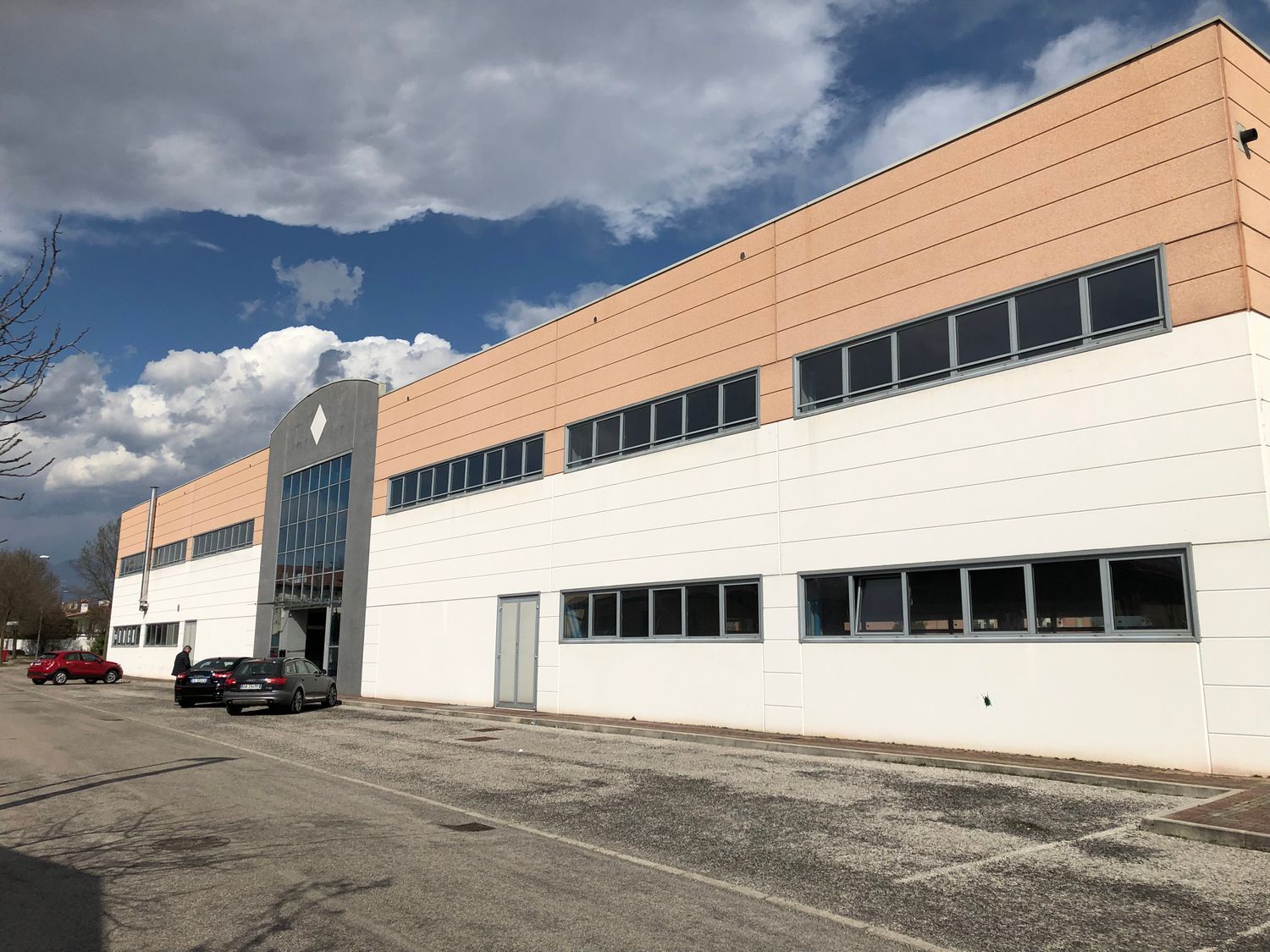 Locale commerciale in vendita a Cordenons, Sclavons