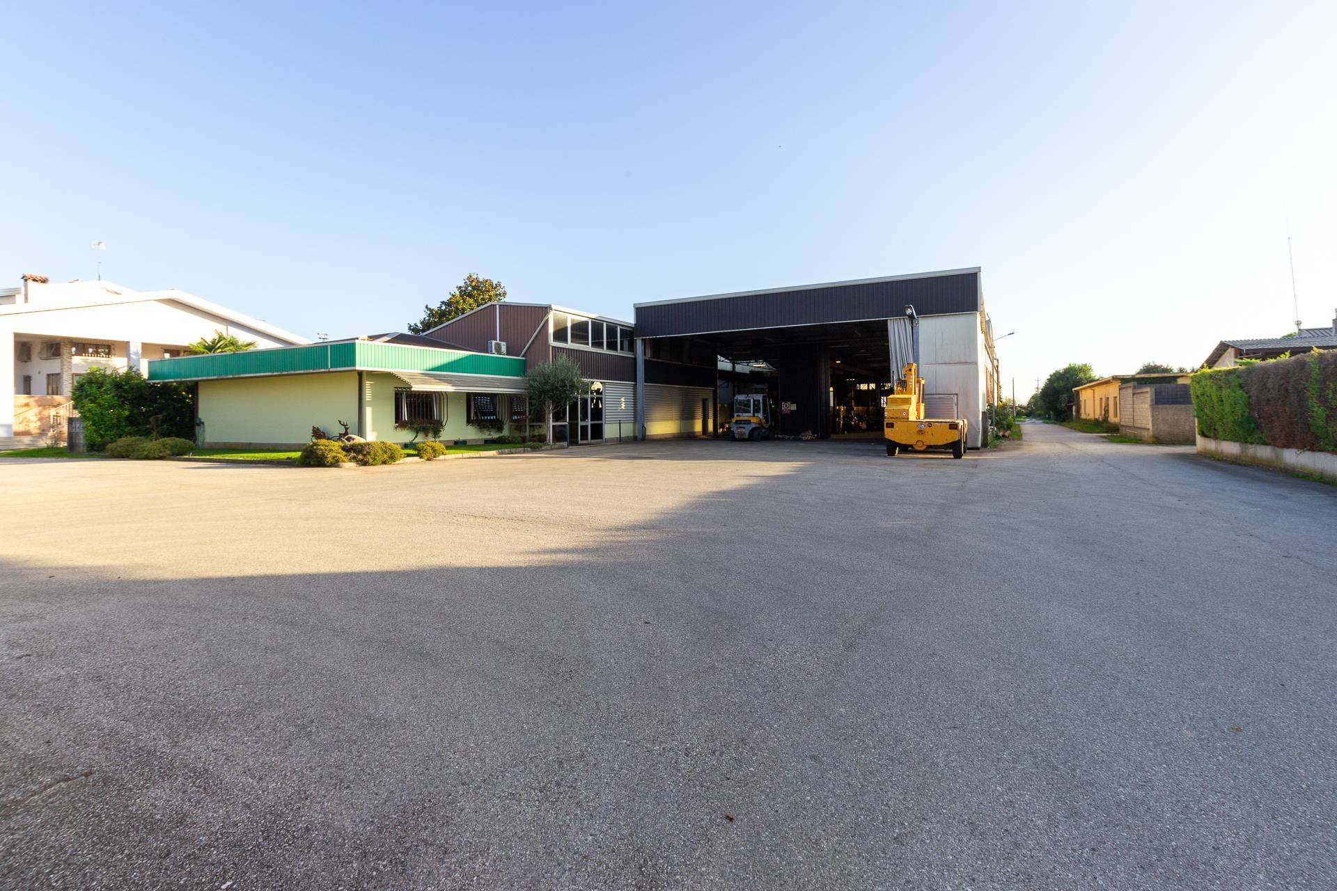 Opificio in vendita a San Giorgio della Richinvelda, Rauscedo