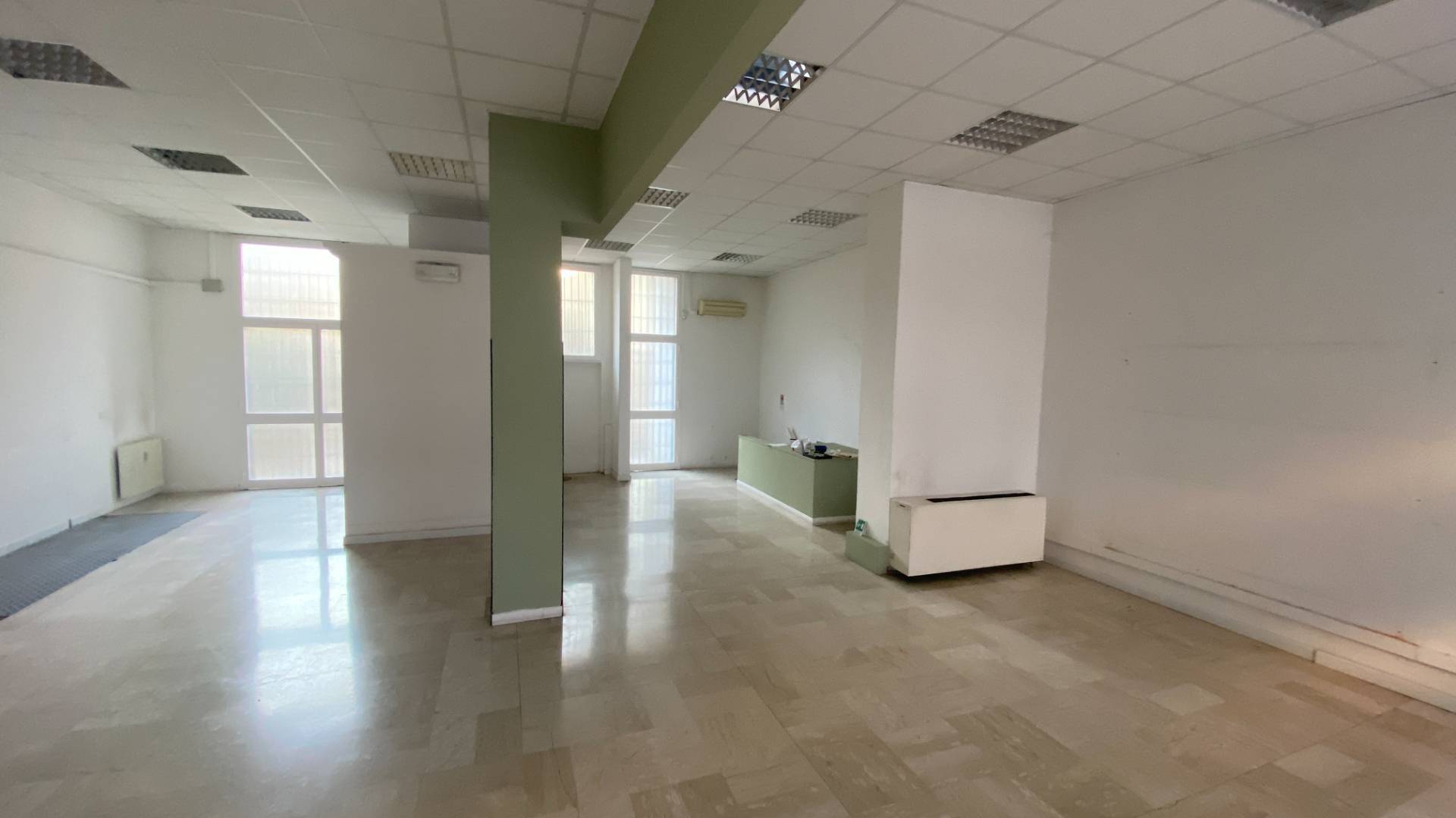 Locale commerciale in affitto a Pordenone, Centro