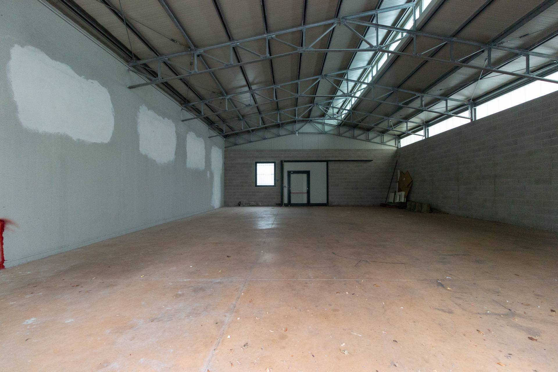 Locale commerciale in vendita a Aviano