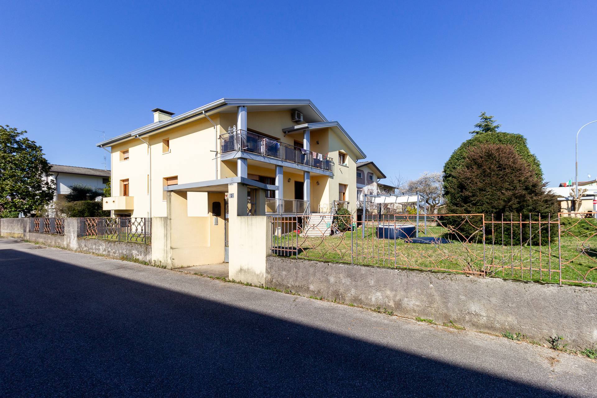 Villetta bifamiliare in vendita a Cordenons, Nogaredo