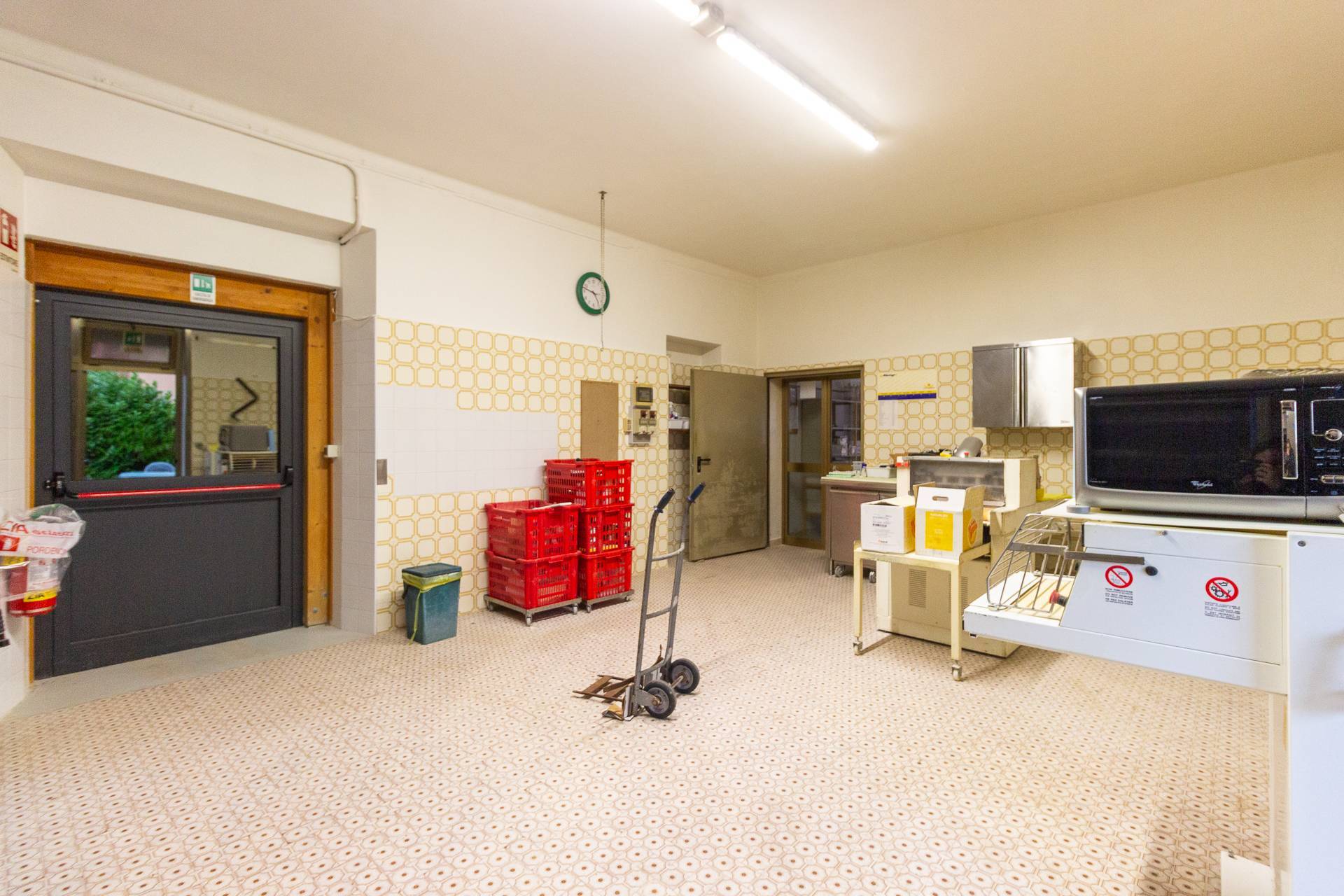 Locale commerciale in vendita a Roveredo in Piano