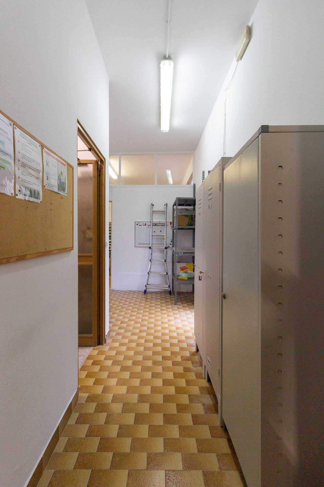 Locale commerciale in vendita a Roveredo in Piano