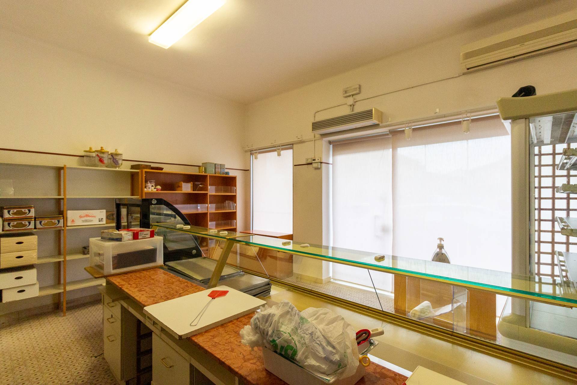 Locale commerciale in vendita a Roveredo in Piano