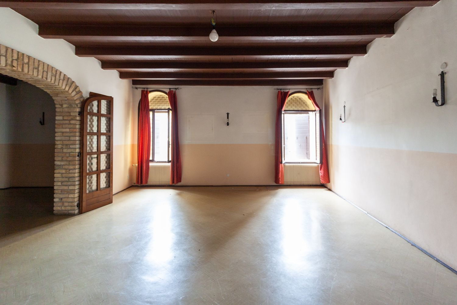 Locale commerciale in affitto a Porcia