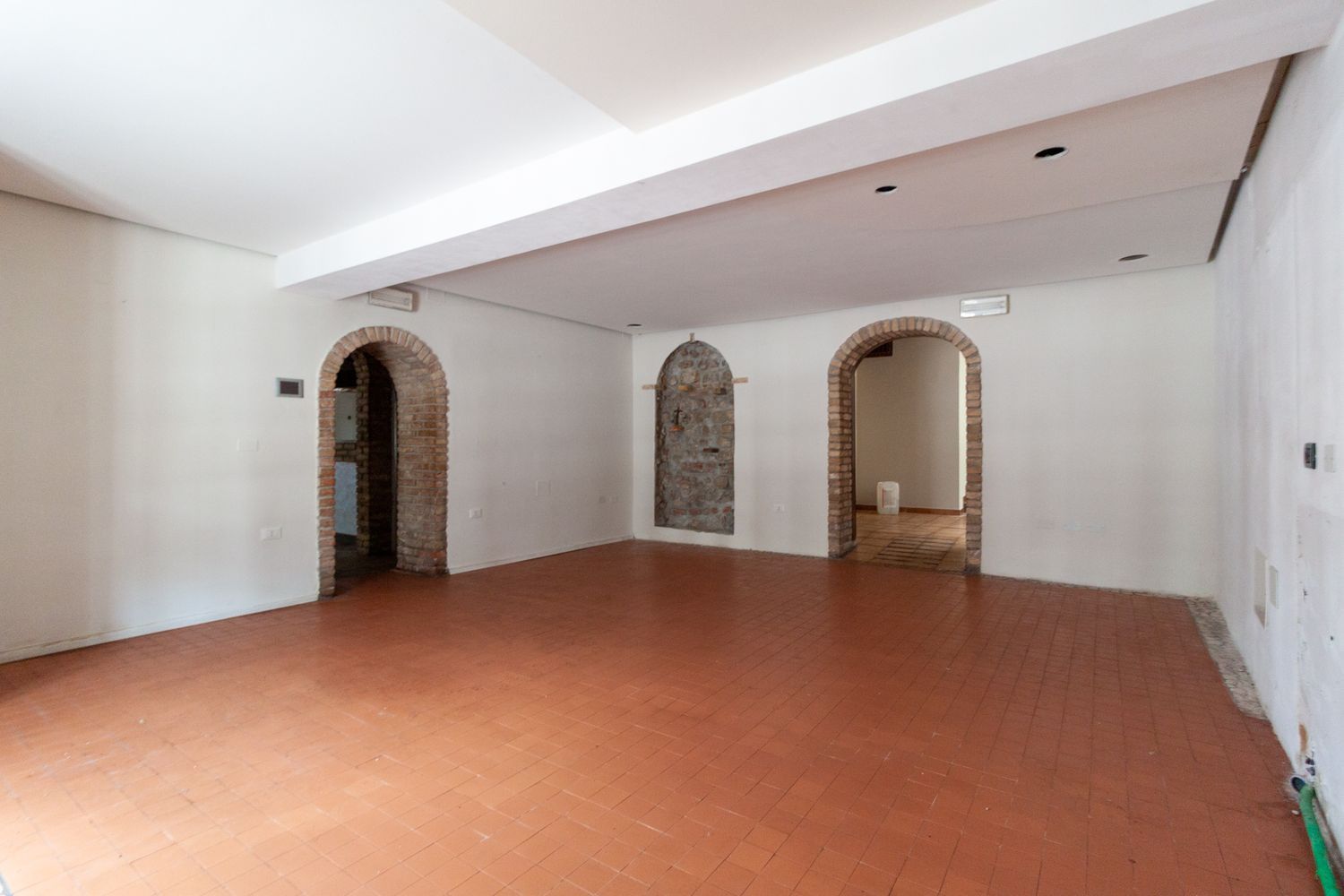 Locale commerciale in affitto a Porcia