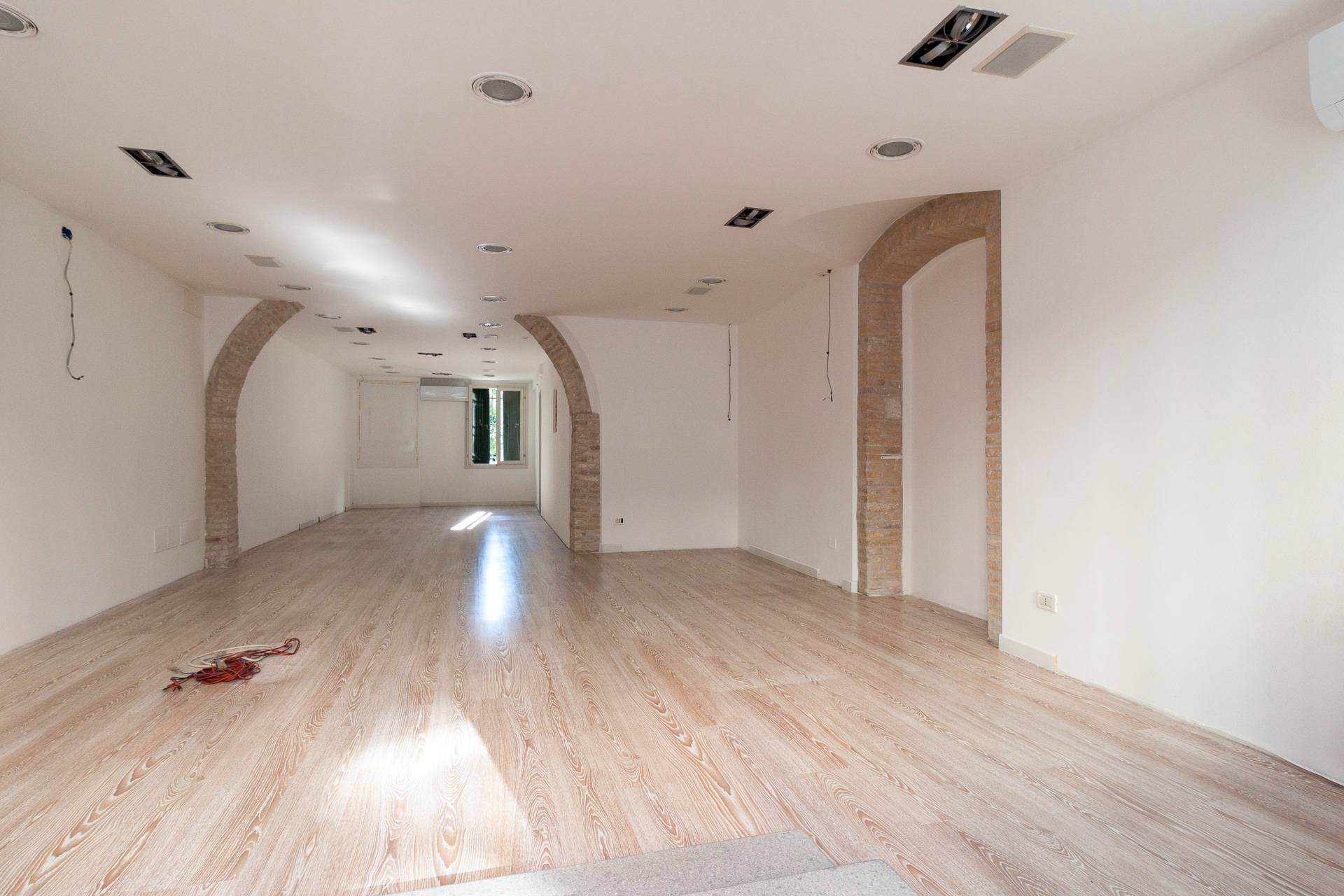 Locale commerciale in affitto a Pordenone, Centro storico