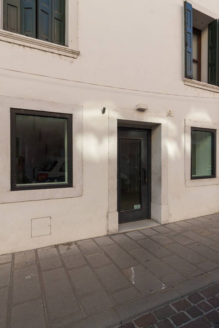 Locale commerciale in affitto a Pordenone, Centro storico