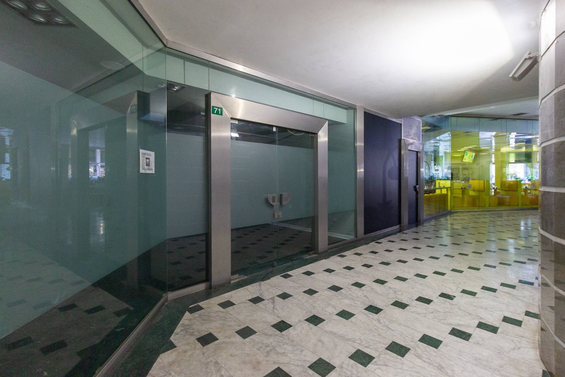 Locale commerciale in affitto a Pordenone, Centro