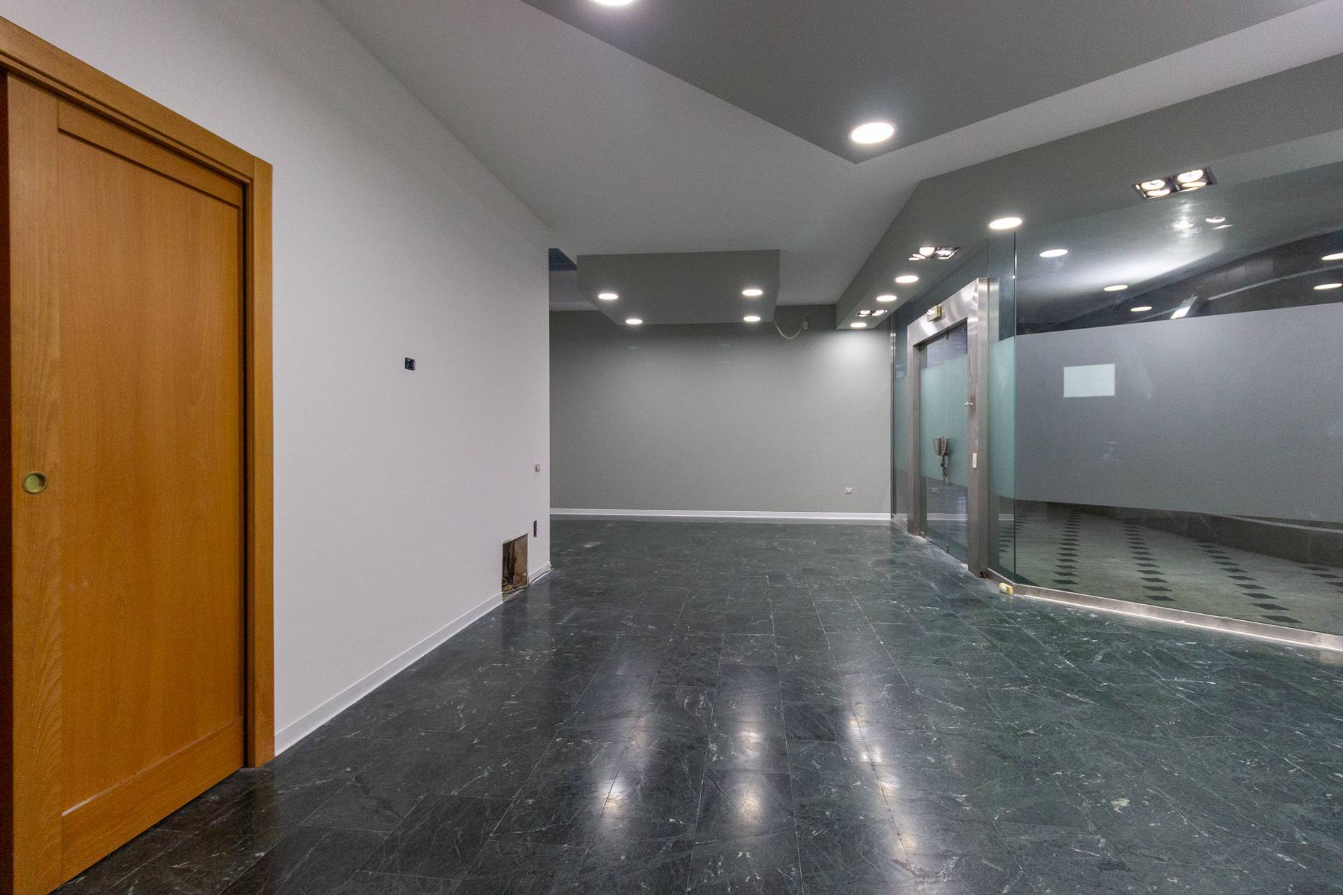 Locale commerciale in affitto a Pordenone, Centro