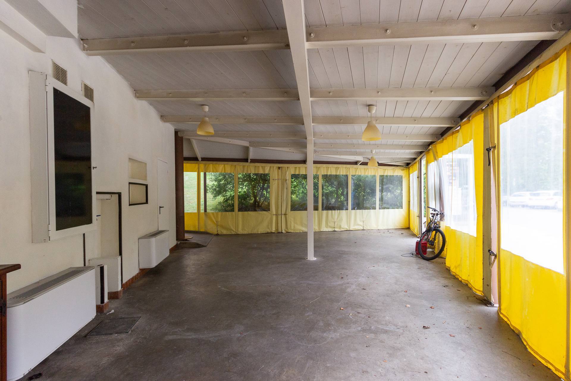 Locale commerciale in affitto a Porcia