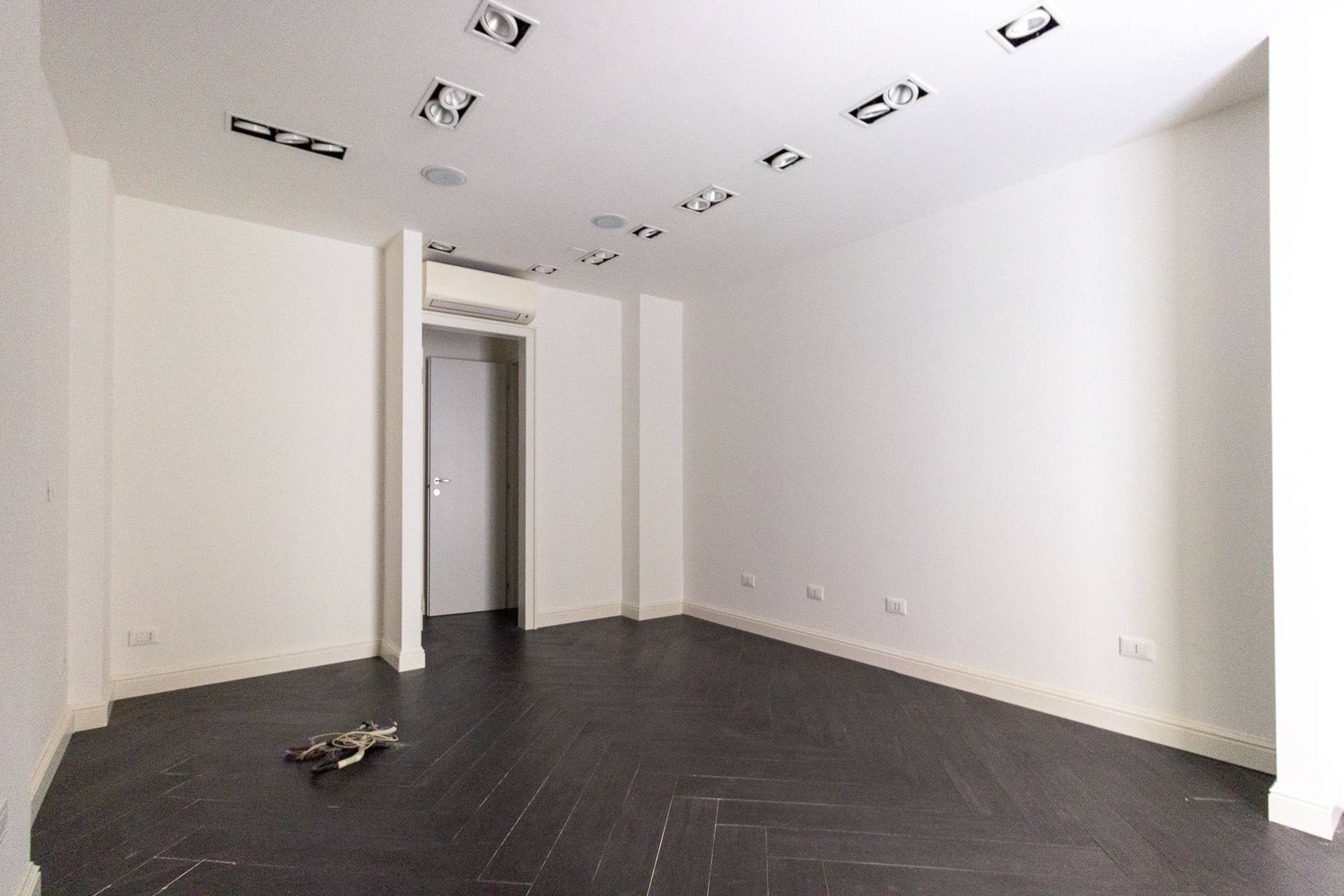 Locale commerciale in affitto a Pordenone, Centro