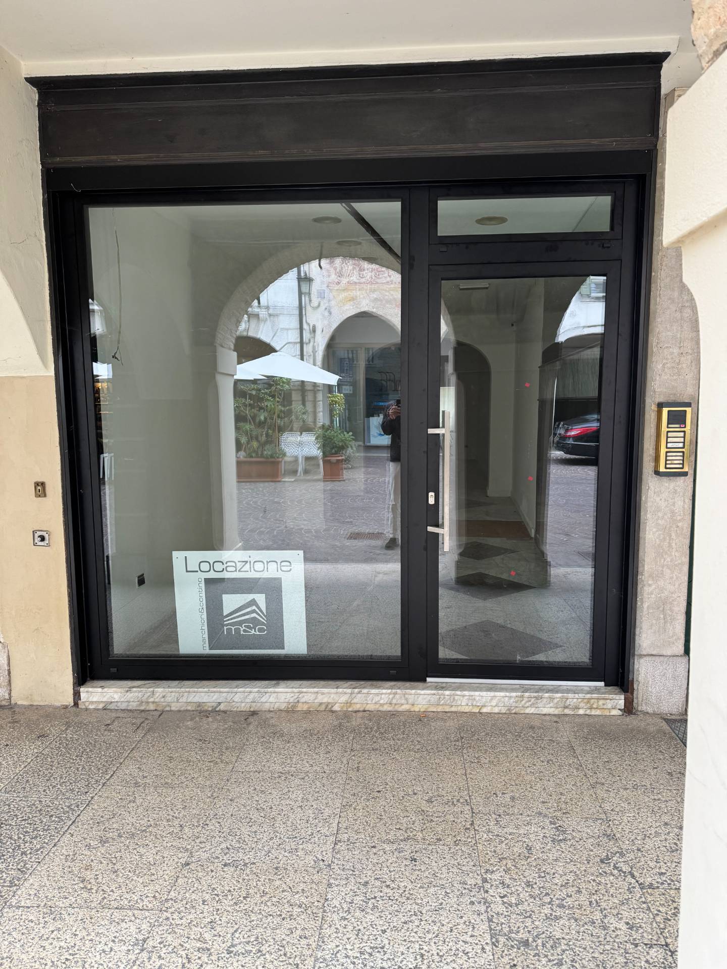 Locale commerciale in affitto a Pordenone, Centro storico