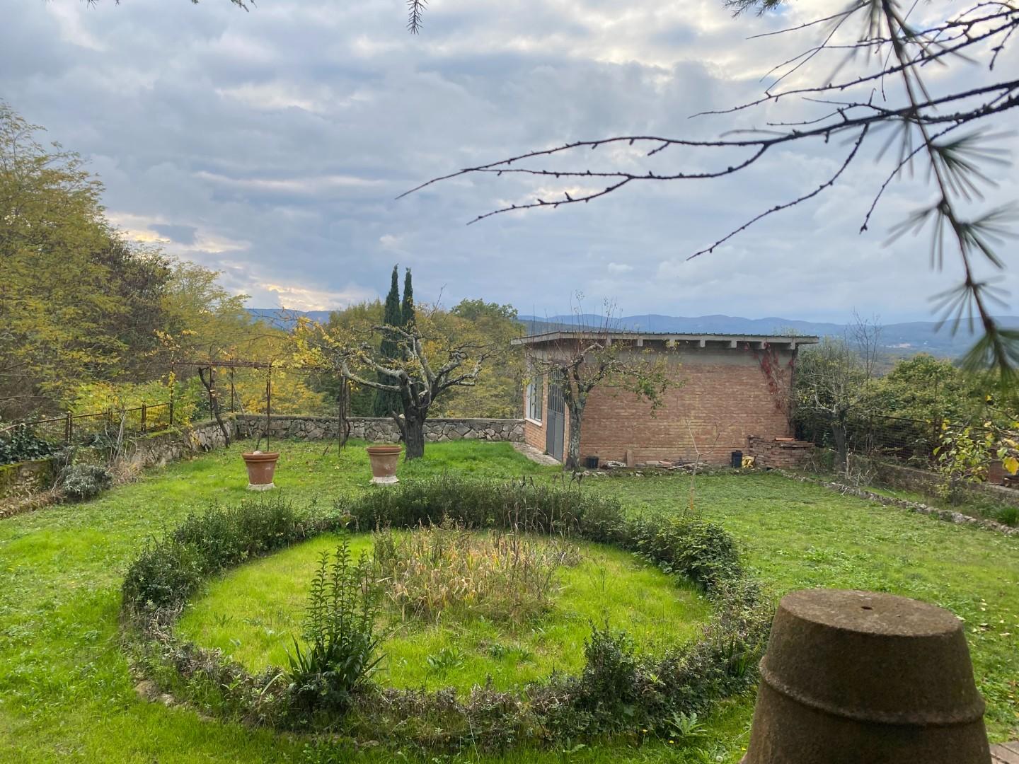 Villa con giardino, Siena montalbuccio