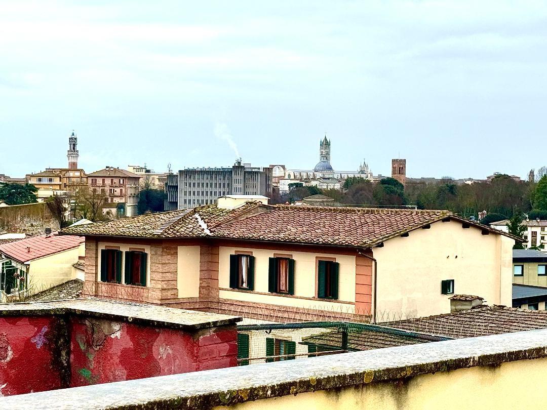 Appartamento con terrazzo, Siena antiporto