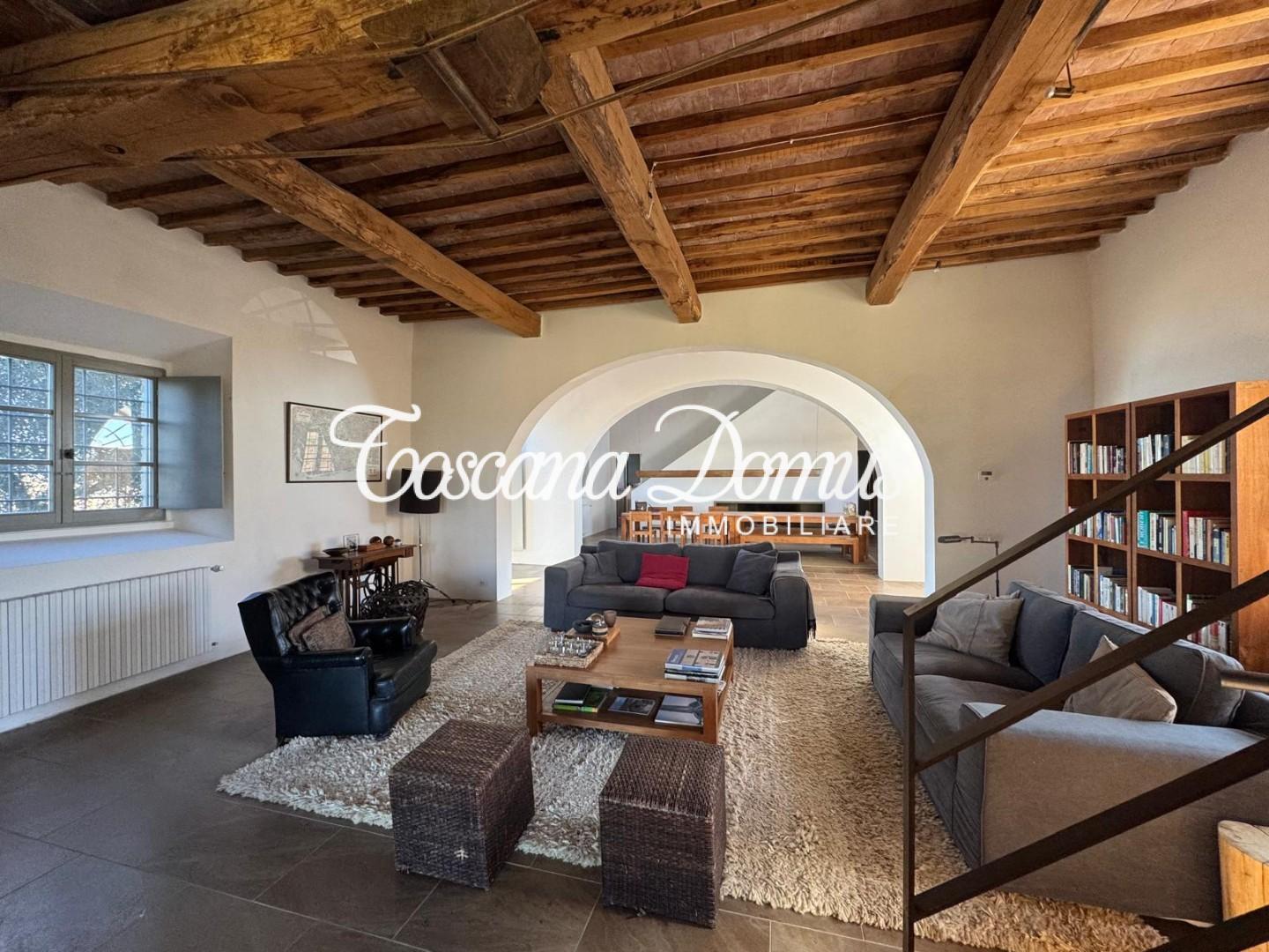 Rustico con terrazzi a Asciano