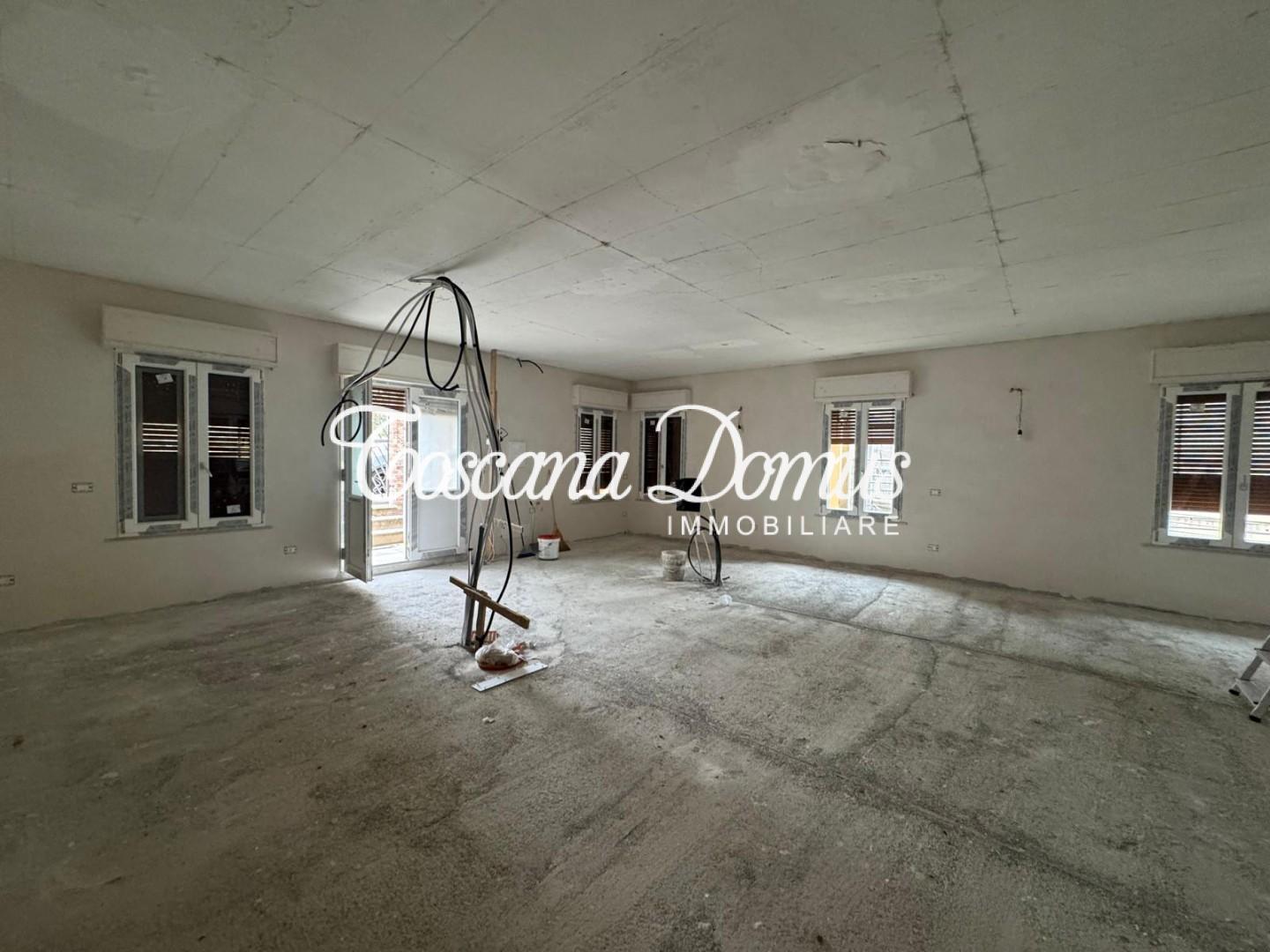 Monolocale con giardino, Siena tufi esterna