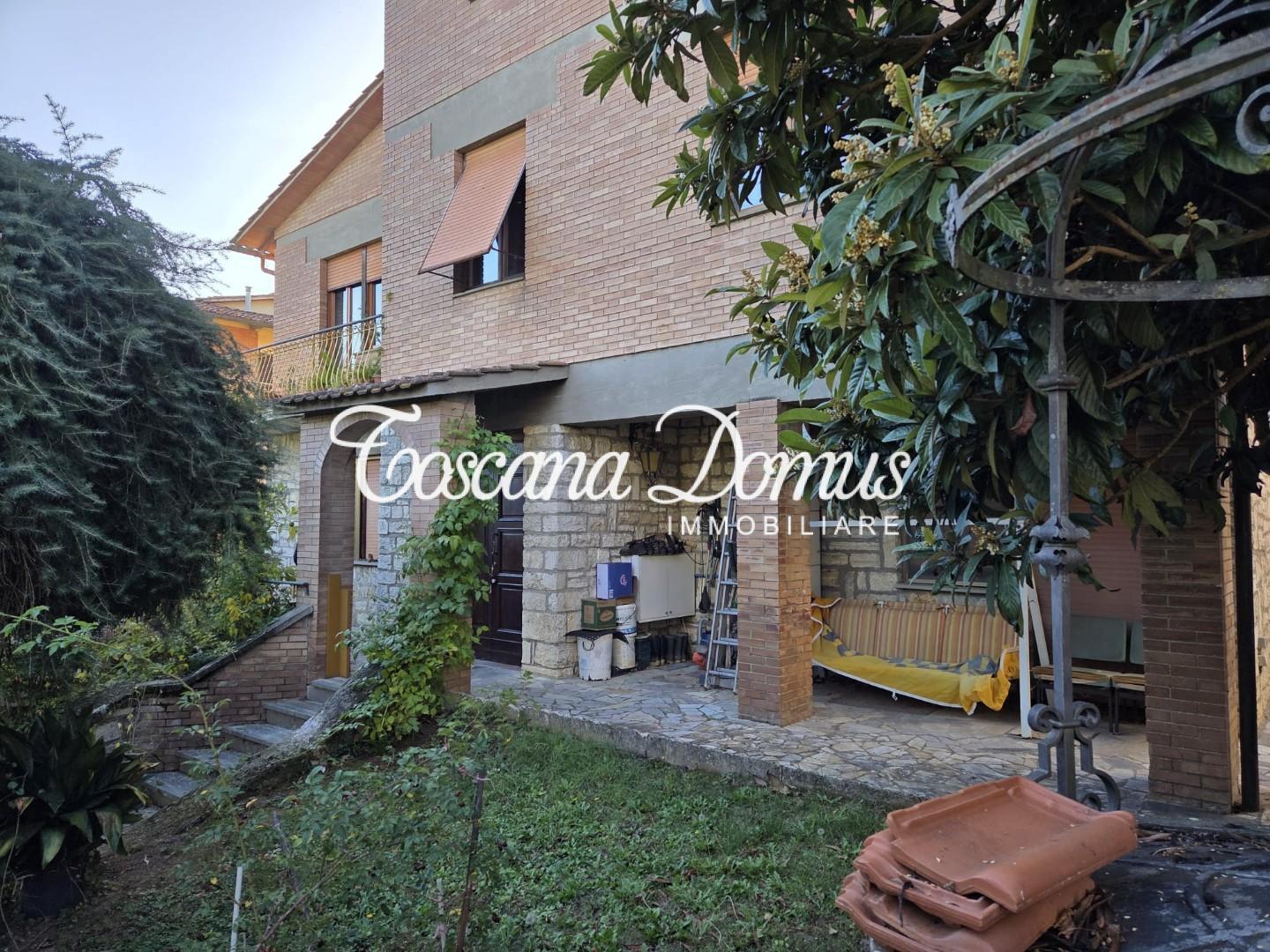 Villa Bifamiliare con giardino, Monteriggioni uopini