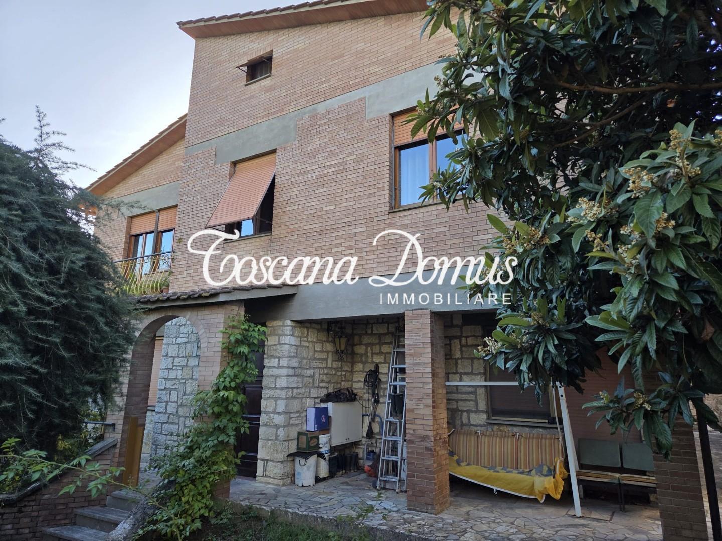 Villa Bifamiliare con giardino, Monteriggioni uopini