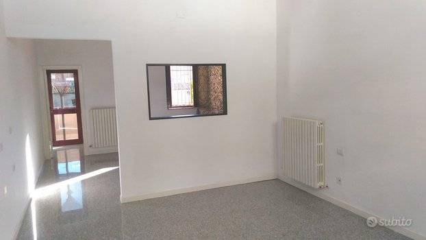 Locale commerciale in affitto a San Benedetto del Tronto, Centro sud