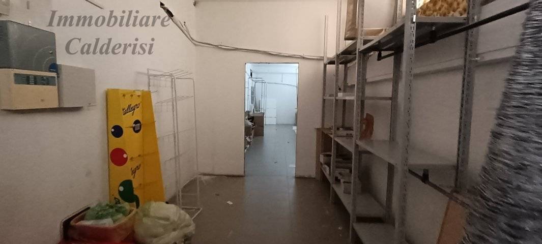 Locale commerciale in affitto a Grottammare, Ischia